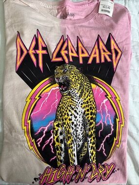 DEF LEPPARD High 'N' Dry Graphic Tee - Pink/cream/ Black.. gender neutral Tee